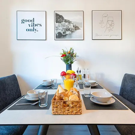 Modern Und Ruhig, Mit Garage & Ps4, Nahe Messe, Rue Und Uniklinik, Voll Ausgestattete Kueche, Bad Mit Dusche Und Badewanne Apartmán *